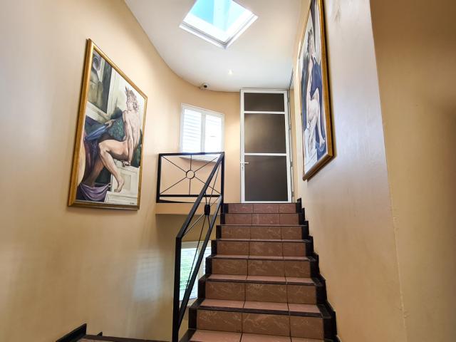 4 Bedroom House For Sale in Vincent Heights