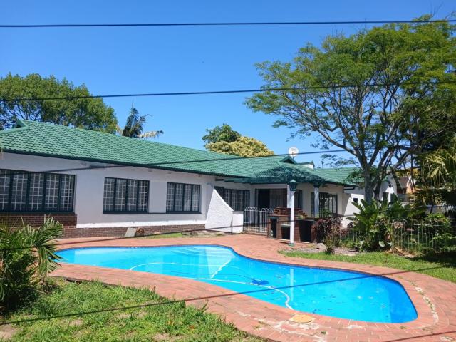 4 Bedroom House For Sale in Yellowwood Park