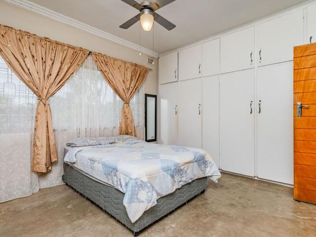 4 Bedroom House For Sale in Yellowwood Park