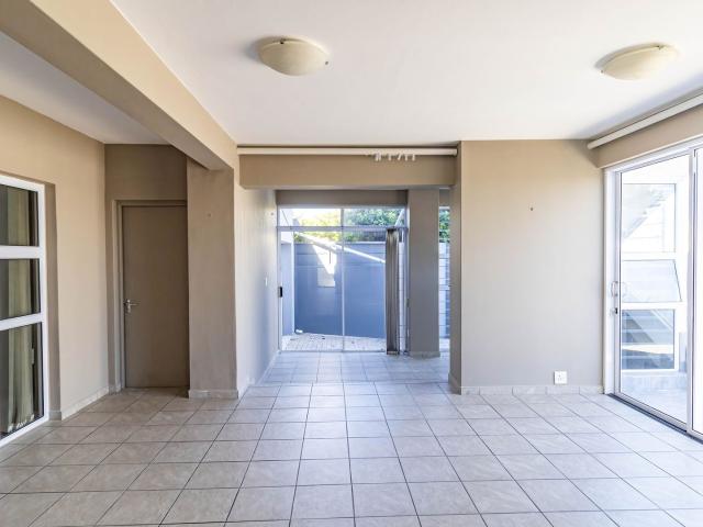 4 Bedroom House For Sale in Yzerfontein