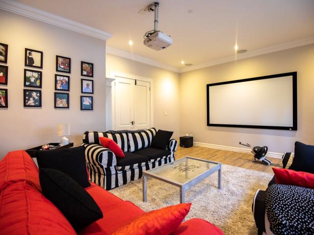 4 Bedroom House For Sale in Zwavelpoort AH