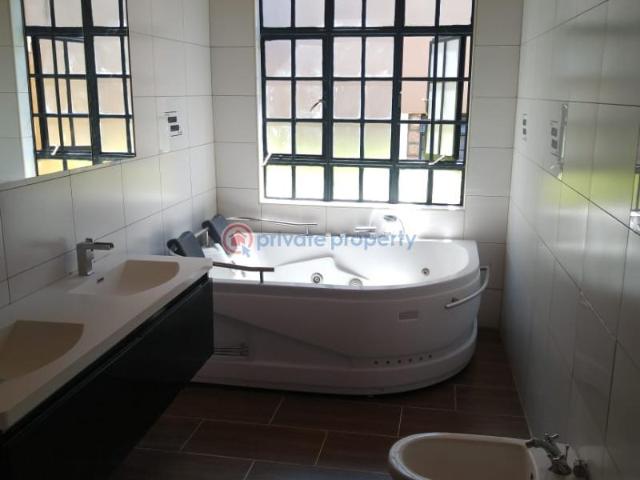 4 Bedroom House For Sale Redhill 33m
