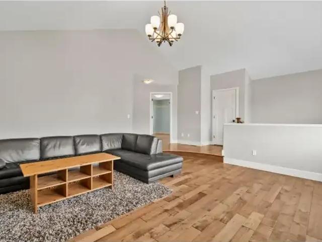 4 Bedroom House Fort Saskatchewan AB 102794897