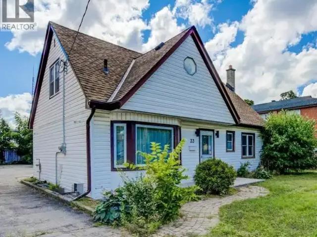 4 Bedroom House Kitchener ON LS102052564