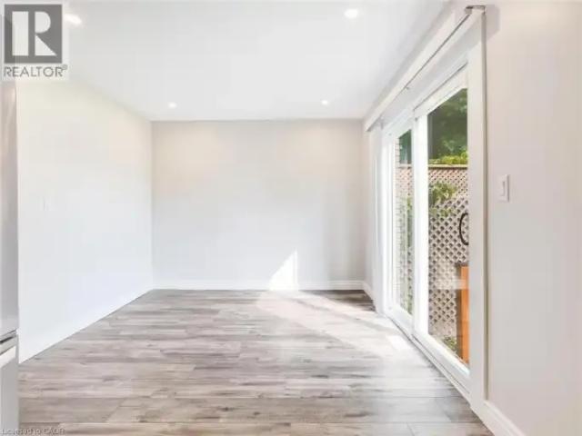 4 Bedroom House Kitchener ON LS102434483
