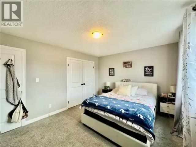 4 Bedroom House Kitchener ON LS102794916