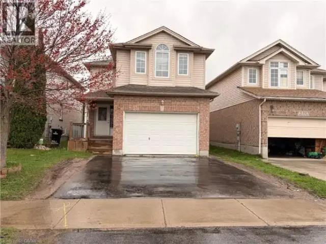 4 Bedroom House Kitchener ON 102468414