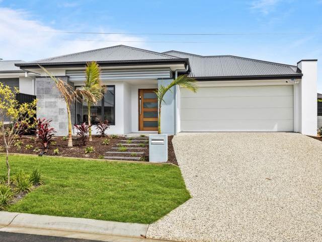 4 Bedroom House HEMMANT QLD 84467926