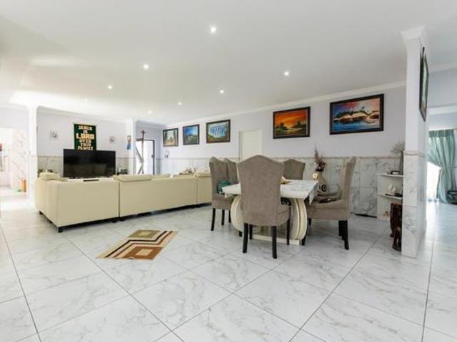 4 Bedroom House in Country Club