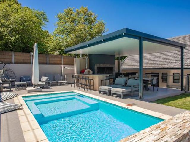 4 Bedroom House in Courtrai