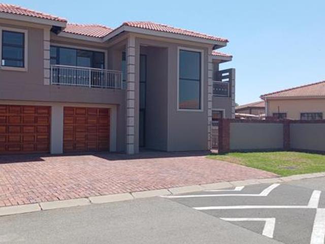 4 Bedroom House in Comet