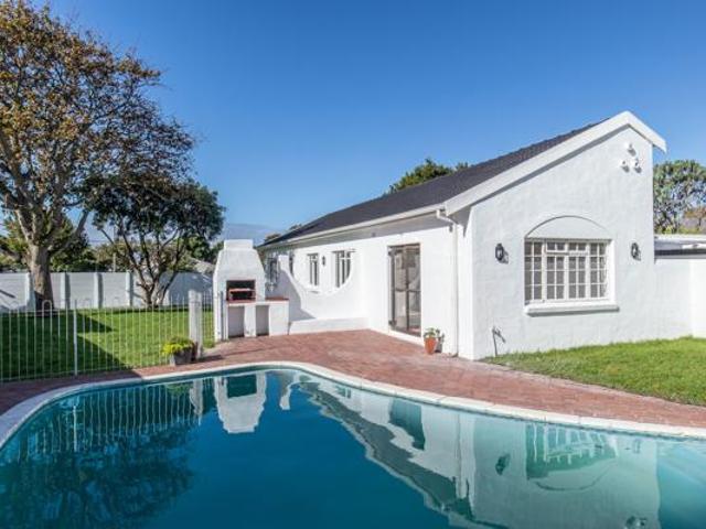 4 Bedroom House in Constantia