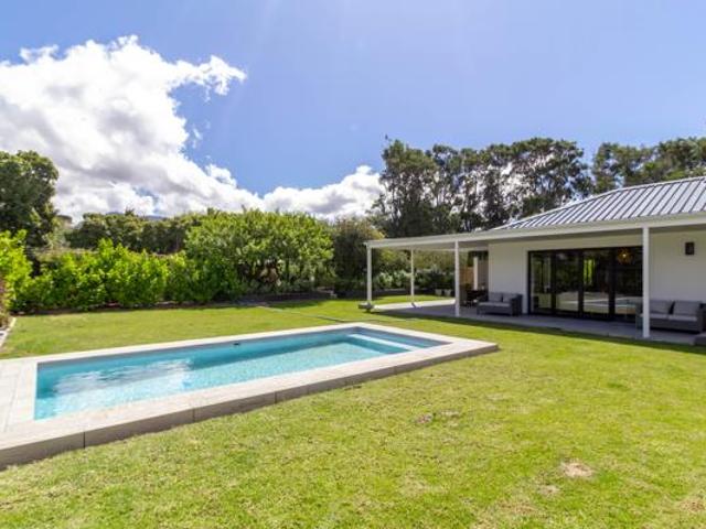 4 Bedroom House in Constantia