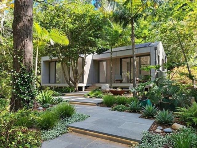 4 Bedroom House in Constantia