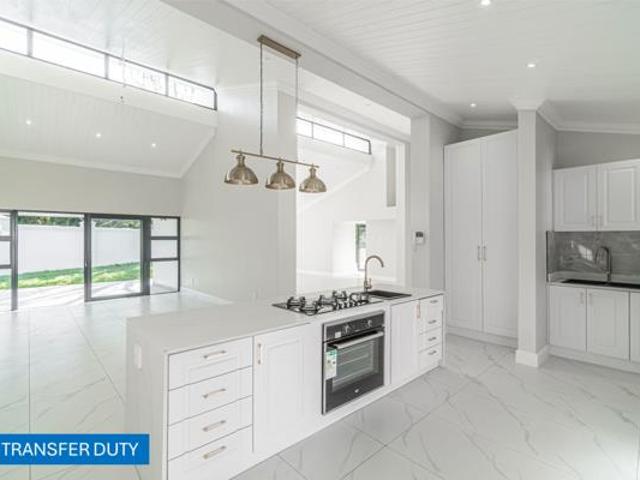 4 Bedroom House in Constantia