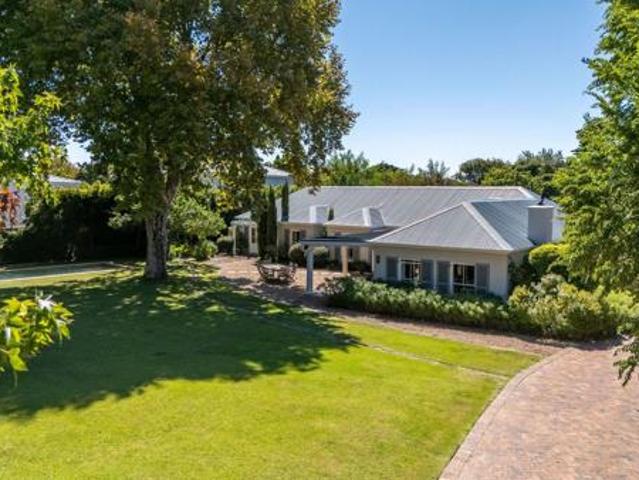 4 Bedroom House in Constantia