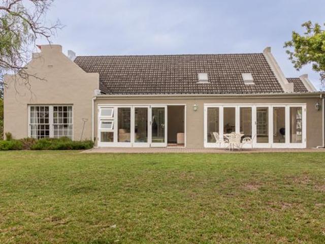 4 Bedroom House in Constantia