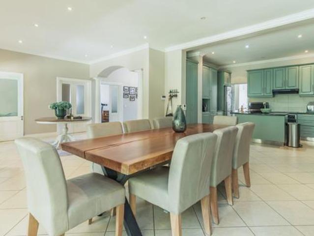 4 Bedroom House in Constantia