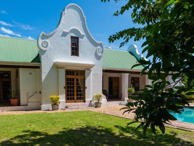 4 Bedroom House in Constantia
