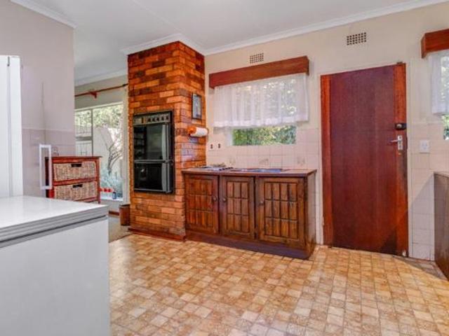 4 Bedroom House in Constantia Kloof