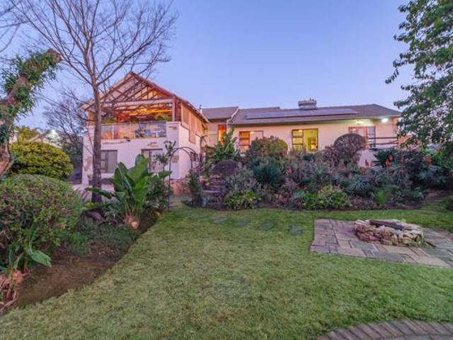 4 Bedroom House in Constantia Kloof