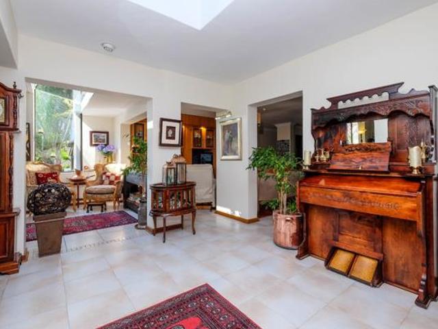 4 Bedroom House in Constantia Kloof