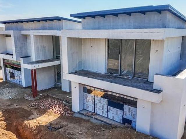 4 Bedroom House in Copperleaf Estate