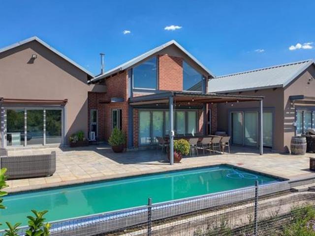 4 Bedroom House in Copperleaf Estate