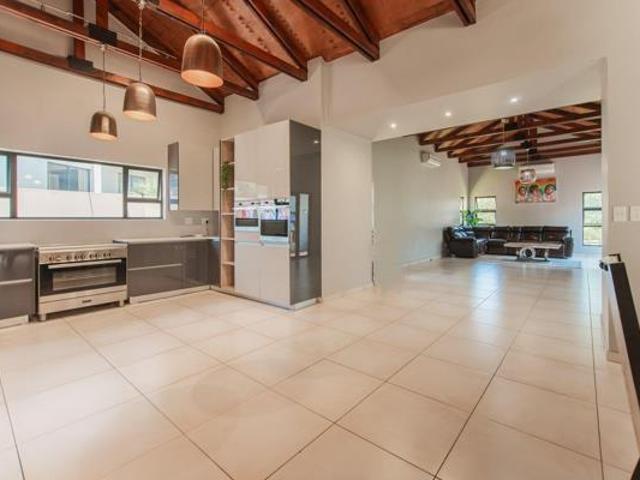 4 Bedroom House in Copperleaf Estate