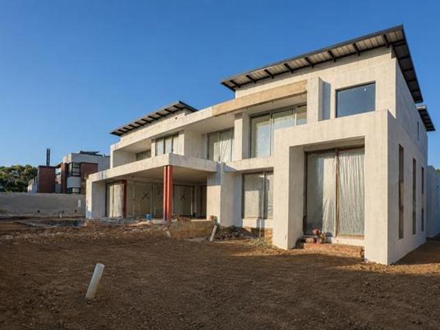 4 Bedroom House in Copperleaf Estate