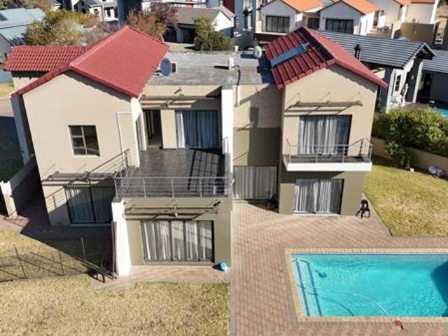 4 Bedroom House in Copperleaf Estate