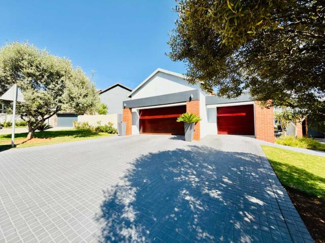 4 Bedroom House in Copperleaf Estate