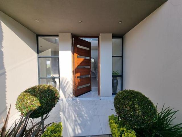 4 Bedroom House in Copperleaf Estate