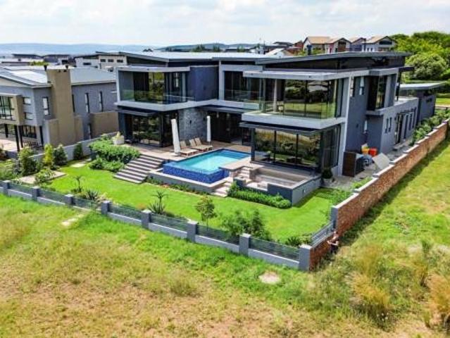 4 Bedroom House in Copperleaf Estate