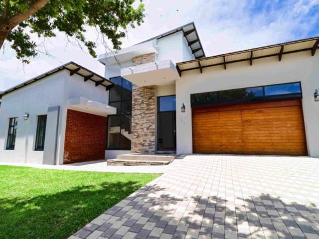 4 Bedroom House in Copperleaf Estate