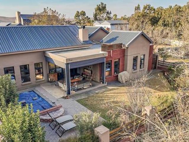 4 Bedroom House in Copperleaf Estate