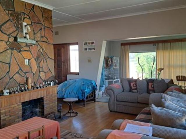 4 Bedroom House in Caledon