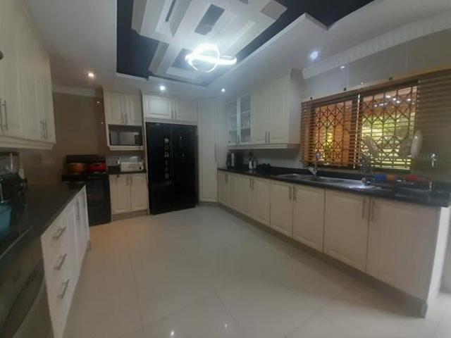4 Bedroom House in Camperdown