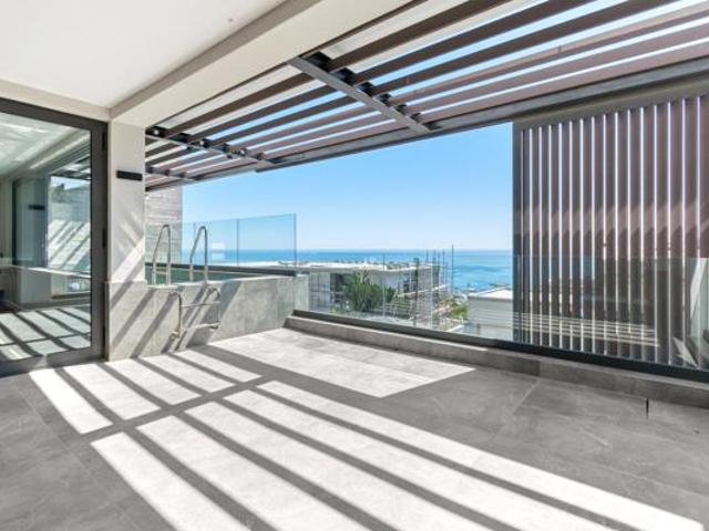 4 Bedroom House in Camps Bay