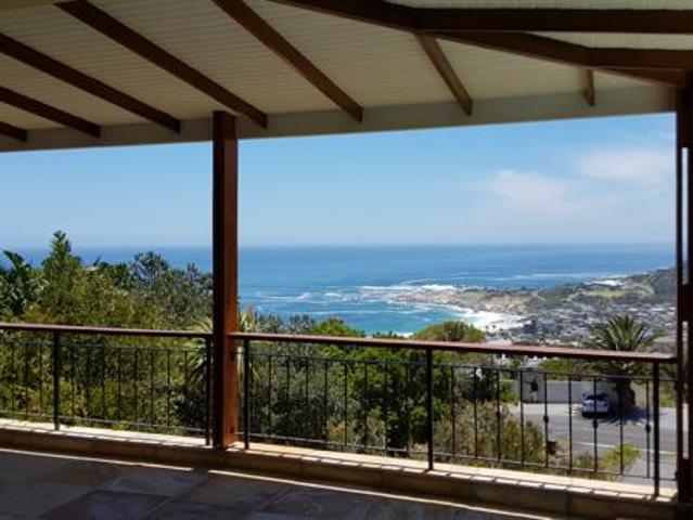 4 Bedroom House in Camps Bay
