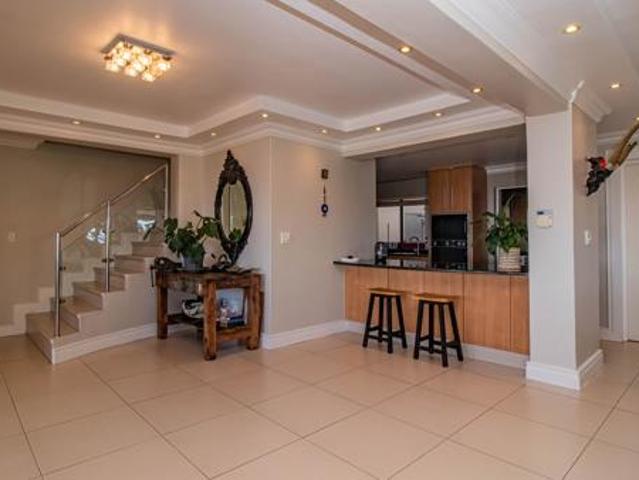 4 Bedroom House in Camps Bay