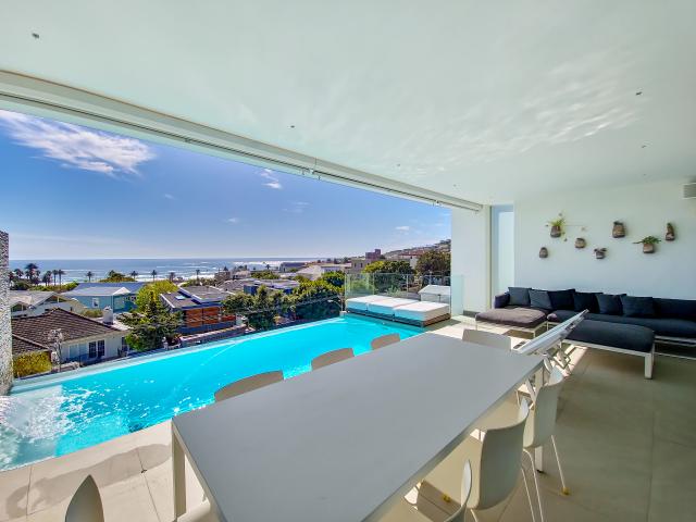 4 Bedroom House in Camps Bay