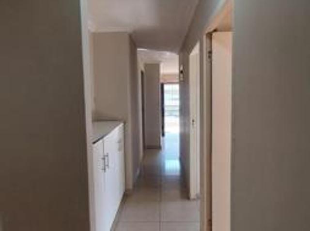 4 Bedroom House in Caneside