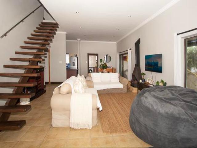 4 Bedroom House in Cape St Francis