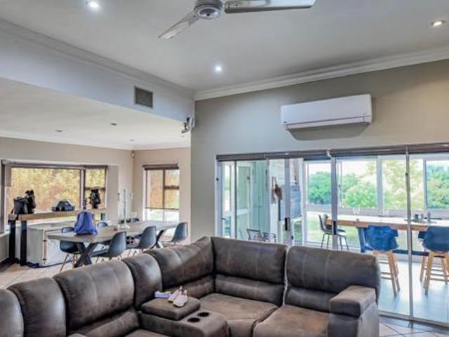 4 Bedroom House in Caribbean Beach Club