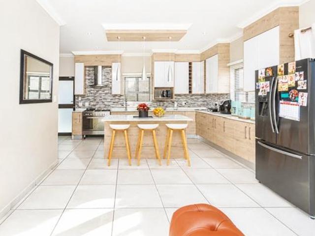 4 Bedroom House in Cashan