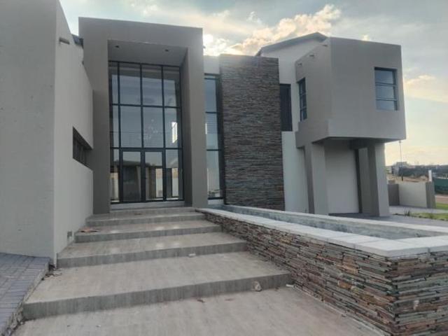 4 Bedroom House in Cashan