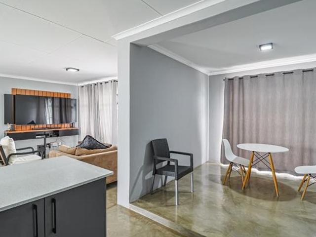 4 Bedroom House in Cashan