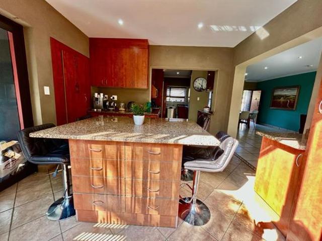 4 Bedroom House in Cashan