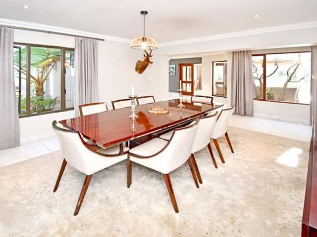 4 Bedroom House in Cedar Lakes